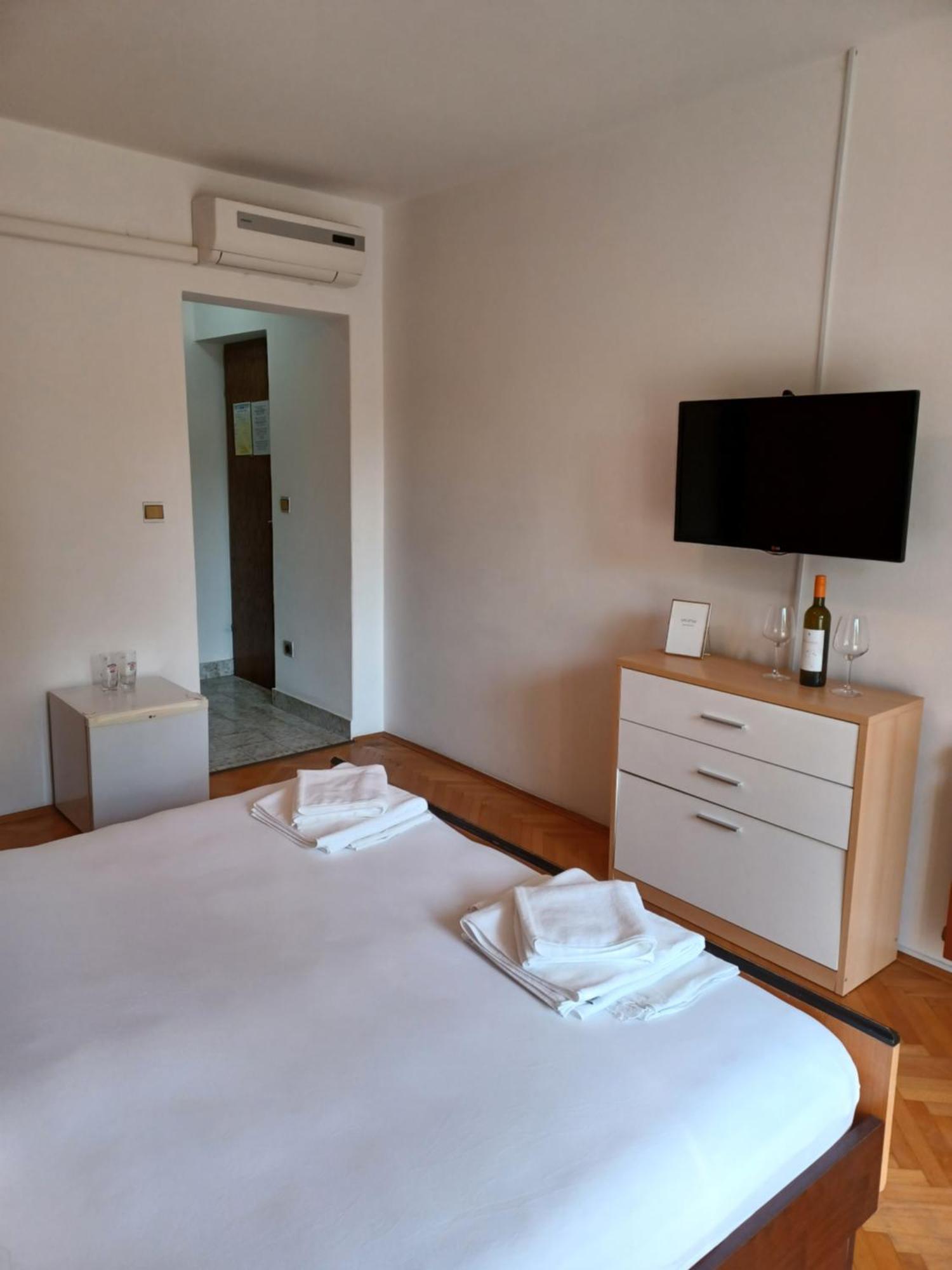 Apartments Emilija Makarska Eksteriør billede