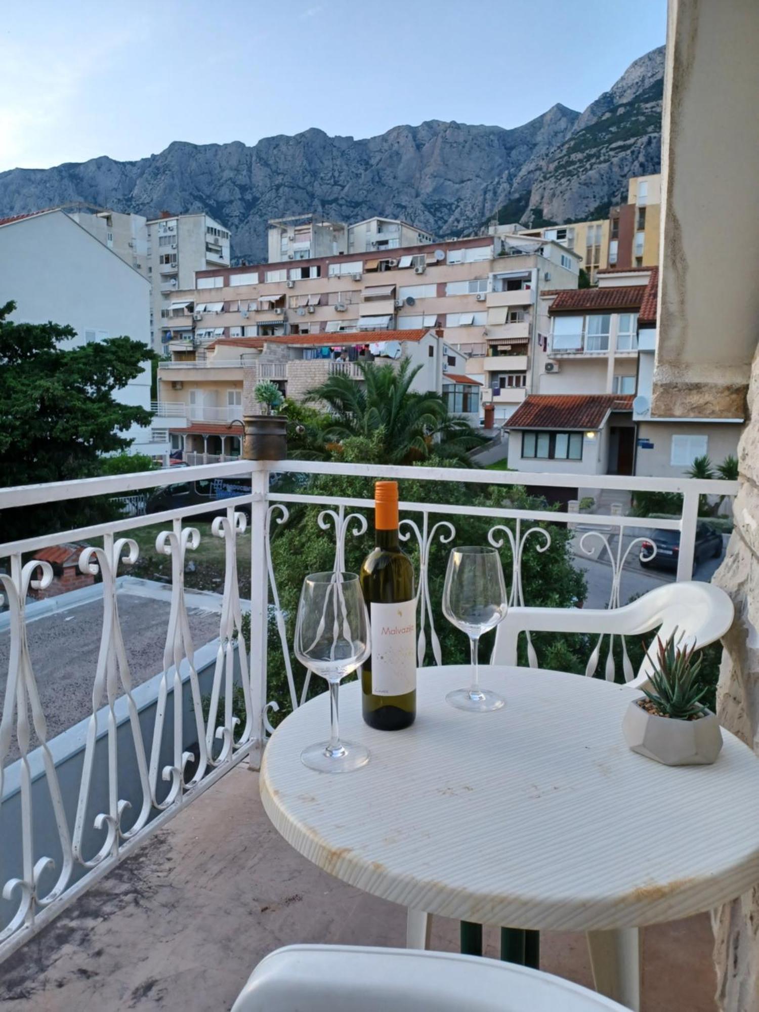 Apartments Emilija Makarska Eksteriør billede