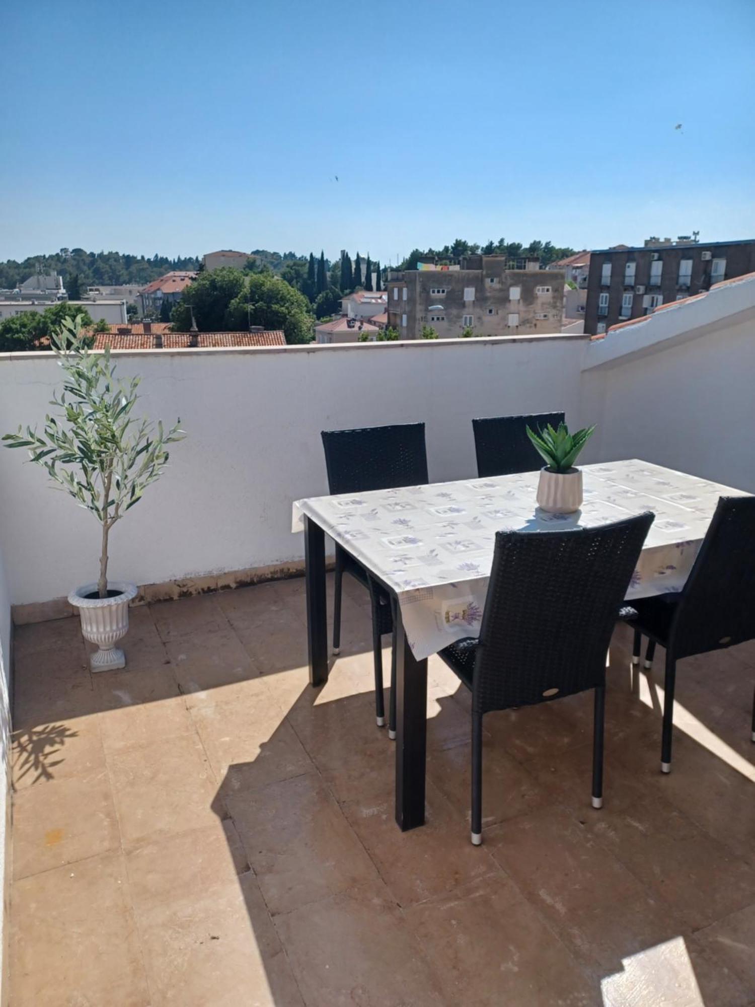 Apartments Emilija Makarska Værelse billede